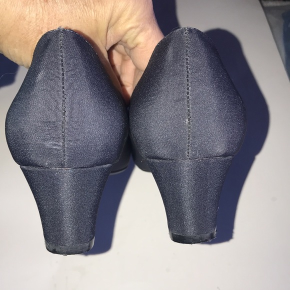 Women’s Lifestride Heels - Picture 4 of 9